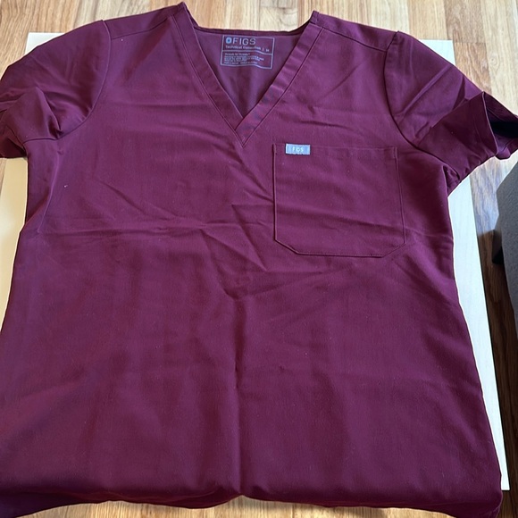 Figs women scrub maroon set - Picture 2 of 5